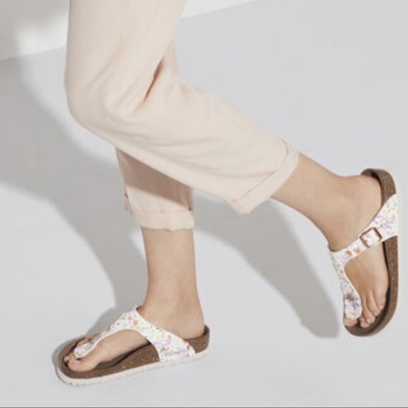 📌SOLD📌 BIRKENSTOCK GIZEH VEGAN LEATHER SUMMER FLORAL LIGHT ROSE FLIP FLOPS🆕 - Picture 5 of 9